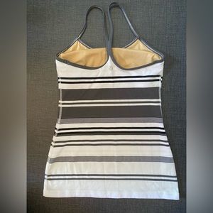 Lululemon flow Y tank